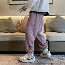 玫红色