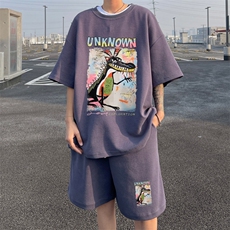 深灰色