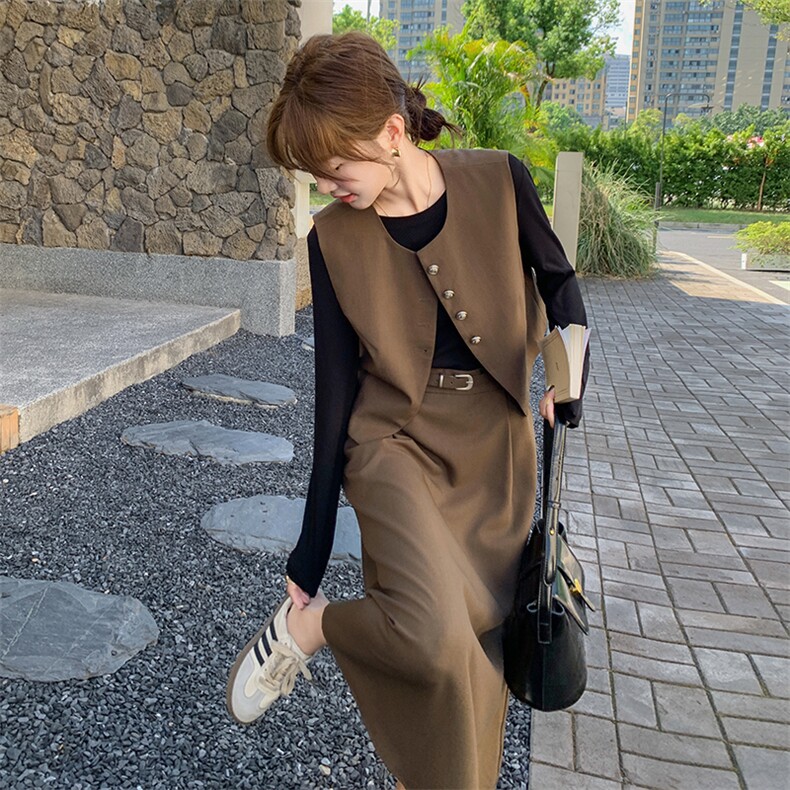 盐系轻熟马甲女秋2024新款高级感穿搭一整套减龄半身裙图片