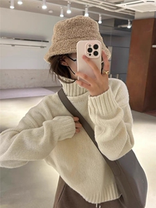 2025年秋季时尚的通勤简约休闲三扣高领，女装羊毛衫，圣旺供货