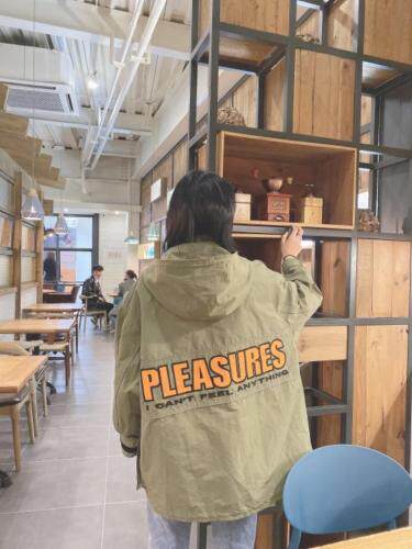 现货韩版刺绣风衣，女装风衣，悠奈尔