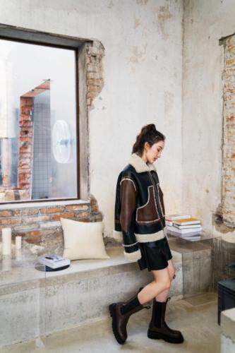 冬季热卖新款机车撞色皮毛一体外套，女装，AUDREY WANG