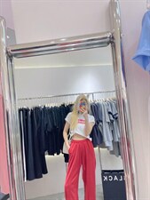 修身小版T，其它，mo mo kiss u