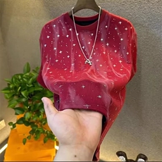 酒红色