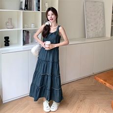 牛仔蓝法式过膝显瘦吊带裙女2025夏季新款高级感拼接氛围感连衣裙，女装连衣裙，2C269