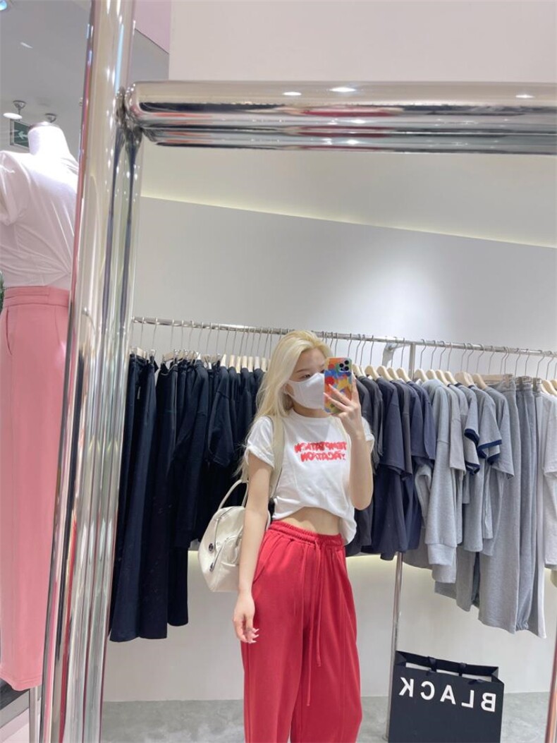 修身小版T，其它，mo mo kiss u