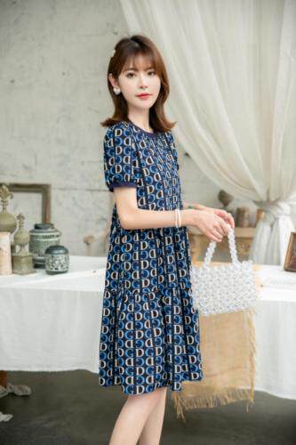 现货供应：雪纺真丝连衣裙M一XXL，女装连衣裙，拉思维加丝