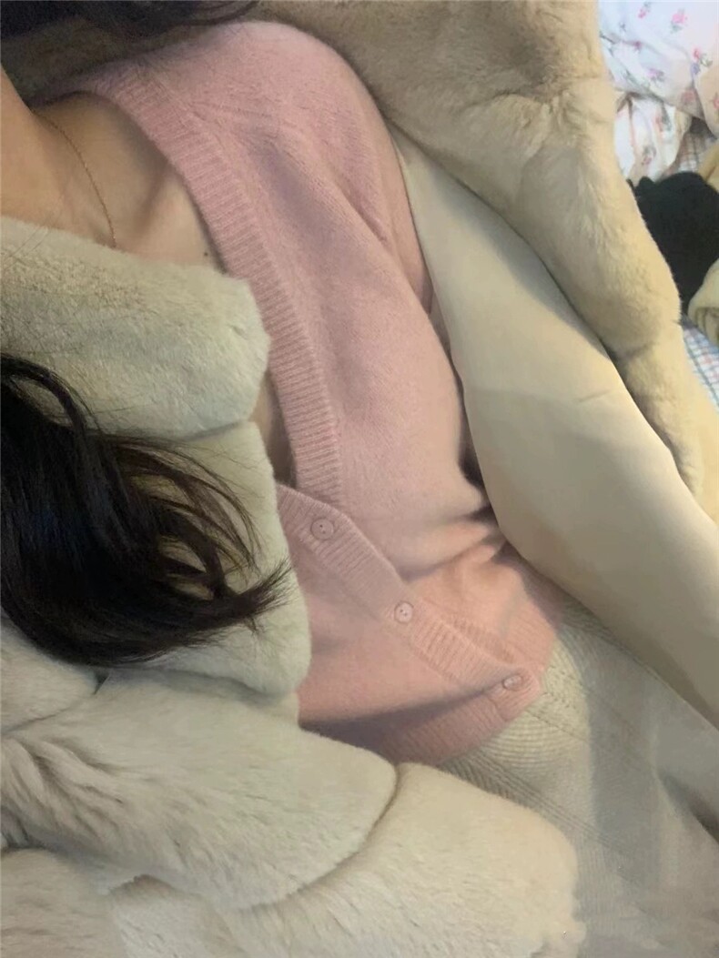 优雅气质女装羊毛衫 V领短款插肩袖开衫 高级感时尚外套图片