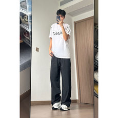 黑色