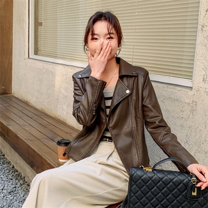 杭州正品2024年秋冬季西装领长袖短款皮衣女外套图片