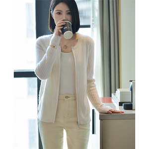 秋季新款时尚显瘦十二针坑条拉链羊毛开衫女士图片