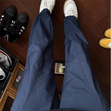 藏青色