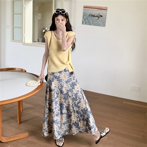 韩系温柔风针织衫印花半身裙套装女2025夏季新款设计感显瘦两件套图片