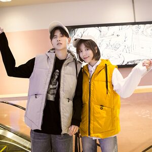 709-M11-P60 2021新款 韩版休闲无袖连帽外套情侣棉衣马甲坎肩图片