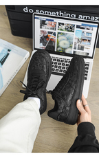 男鞋空军版风丝绸板鞋刺绣百搭小黑鞋厚底休闲潮鞋，男鞋休闲鞋，星座917（原B382）