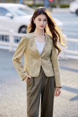 时尚气质小香风外套女春秋2025新款小个子修身显瘦减龄V领短上衣，女装短外套，婵米儿