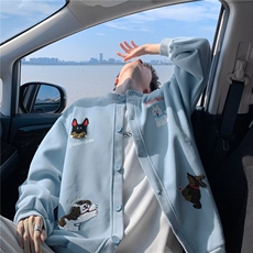 浅蓝色