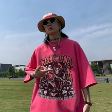 玫红色