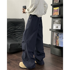 藏青色