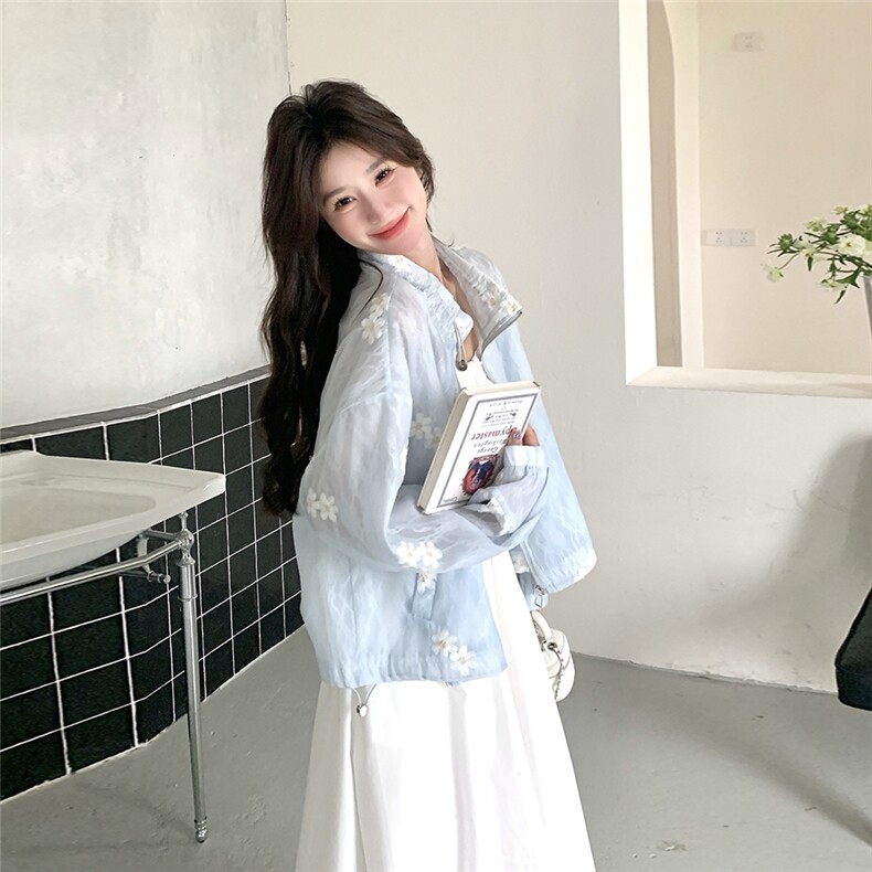 蓝色花朵刺绣外套女2025年夏季新款韩系甜美减龄轻薄透气防晒上衣,女装防晒衣,2C201