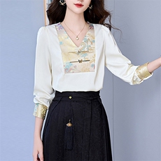 女2024春秋季新款年轻妈妈洋气高贵新中式日常马面裙女，女装衬衫，火爆靓佳人