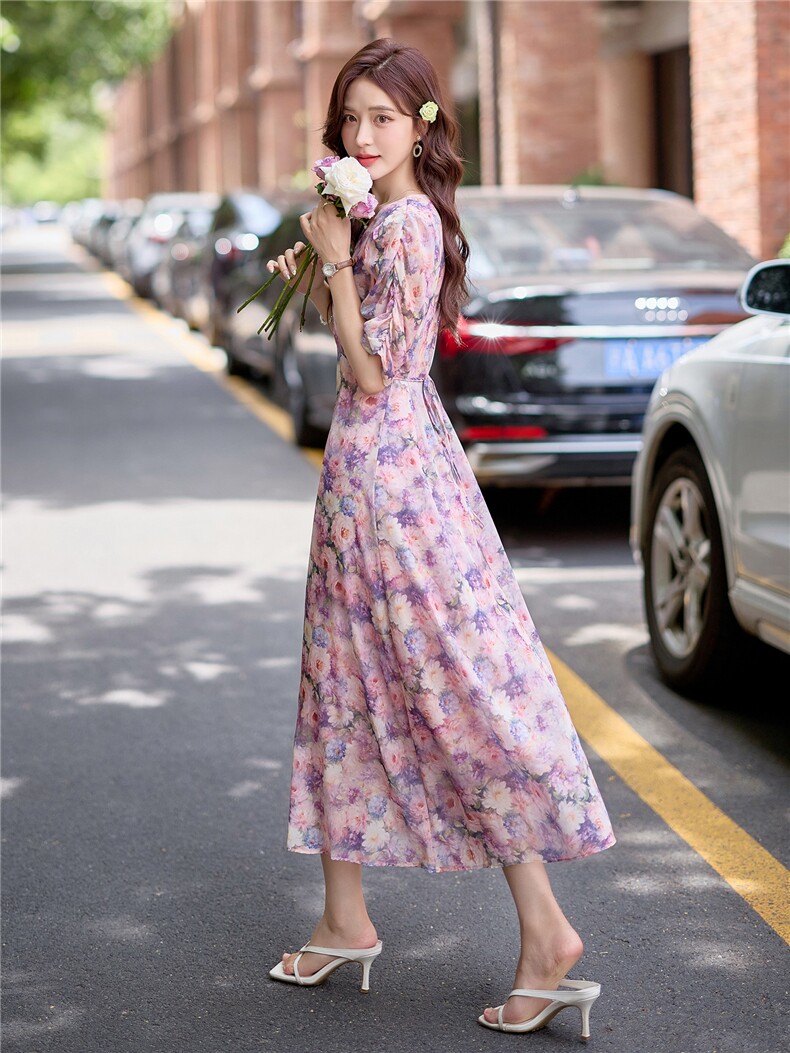 法式温柔花朵印花连衣裙女2025夏季新款气质V领收腰显瘦碎花长裙,女装连衣裙,难舍钰依
