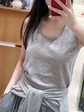 时尚显瘦高级感精纺羊毛V领开衫+背心两件套，女装羊毛衫，圣旺供货