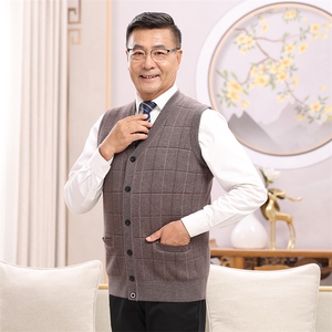 2024年秋季中老年休闲竖格款长袖和马甲男装图片