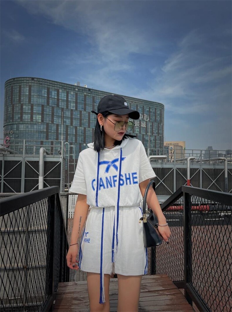 休闲套装，女装运动套装，芊芊细羽