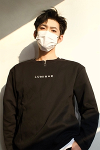 明星私服美式潮流打底垫肩款打底 金属星星设计内搭T恤 P50图片