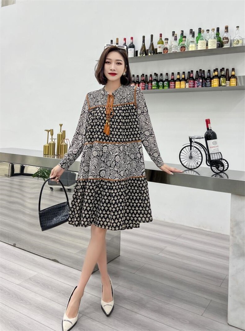 【现货】秋季新款复古印花连衣裙，分层拼接设计，女装连衣裙，得瑟空间