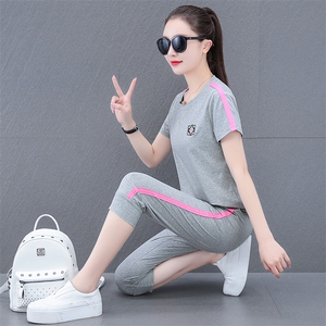 燕颉中年妈妈夏装套装纯棉短袖t恤中老年洋气休闲运动服女两件套图片