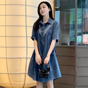 时尚气质牛仔连衣裙2024年夏季新款淑女温柔甜美中长款显瘦裙子,黑白花朵裙怎么搭配图片