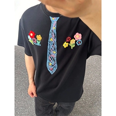 黑色