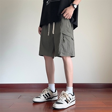灰绿色