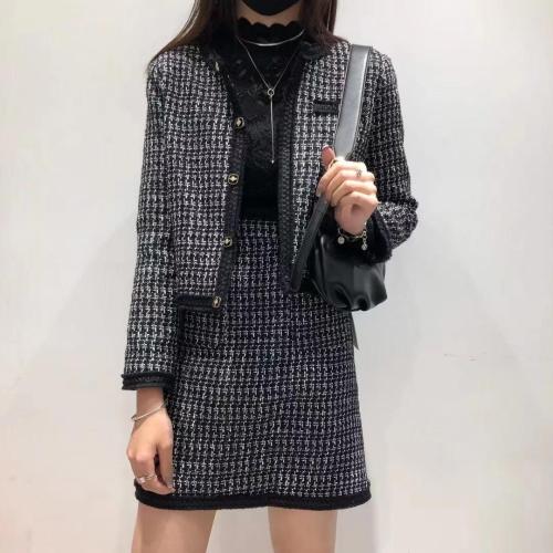 小香风套装
现货
秋款上新,女装职业装,雪莉雷拉
