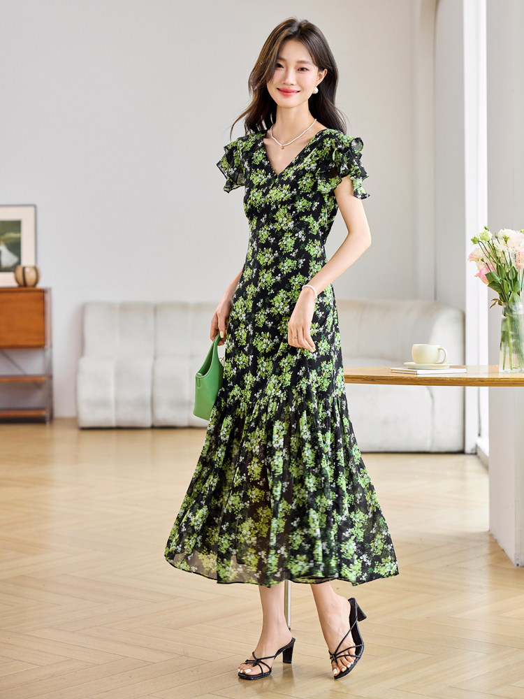 法式复古碎花连衣裙女2025夏新款时尚V领显瘦气质收腰修身鱼尾裙,女装连衣裙,魅影