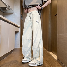 灰杏色