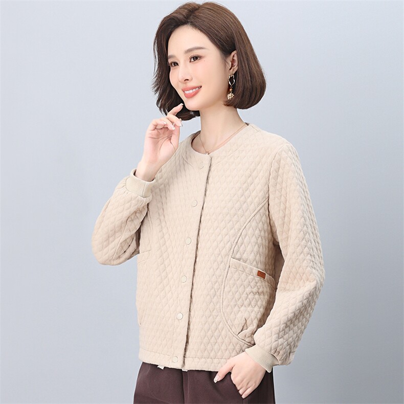 女圆领休闲百搭宽松显瘦韩版春装棒球服女铜扣记空气棉菱格外套,女装短外套,独衣靓