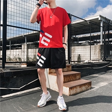 红色
