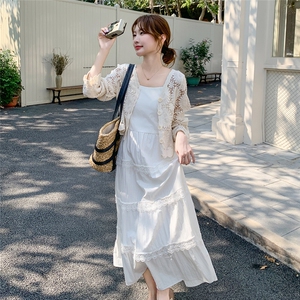 白色蕾丝拼接连衣裙套装女2025夏季新款气质钩花罩衫吊带裙两件套图片