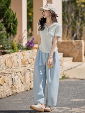 浅蓝色短袖T恤女士夏季新款胖mm收腰慵懒风高端欧货连帽衫薄上衣，女装T恤，梦懿尔