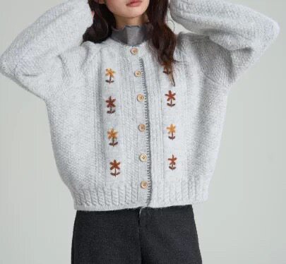 2025年秋季刺绣复古文艺开衫，女装针织衫/毛衣，织己羊绒