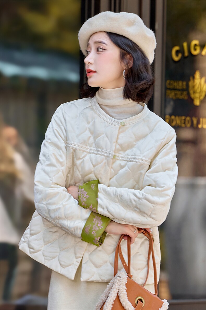 现货2024冬季新款复古印花小香风休闲棉衣短款外套,女装棉衣/棉服,深水步