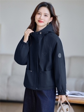 现货!2025年冬季时尚休闲连帽刺绣加绒加厚女外套，女装棉衣/棉服，依恋蒂丝