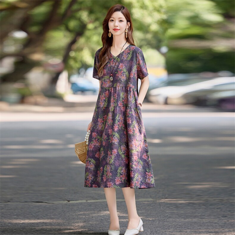 现货，，复古减龄碎花连衣裙女装2025年新款夏季气质收腰棉麻裙子,女装连衣裙,依万里