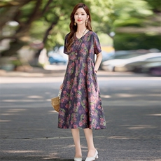 现货，，复古减龄碎花连衣裙女装2025年新款夏季气质收腰棉麻裙子，女装连衣裙，依万里