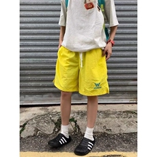 黄色