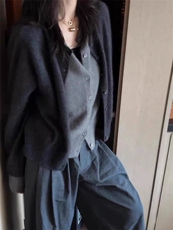美丽诺羊毛开衫女秋冬灰色假两件针织衫高级感老钱风毛衣外套，女装羊毛衫，千御纺羊绒