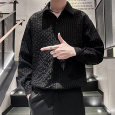 黑色